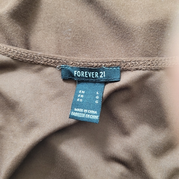 NWOT Forever21 faux wrap crop top v neck sexy low cut. Size L - Picture 5 of 5